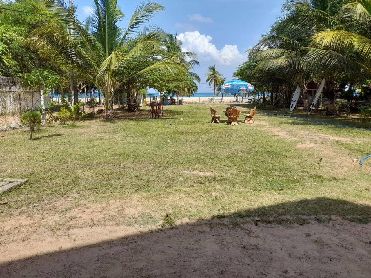 Baden Beach Hotel Kalkudah  Kültér fotó