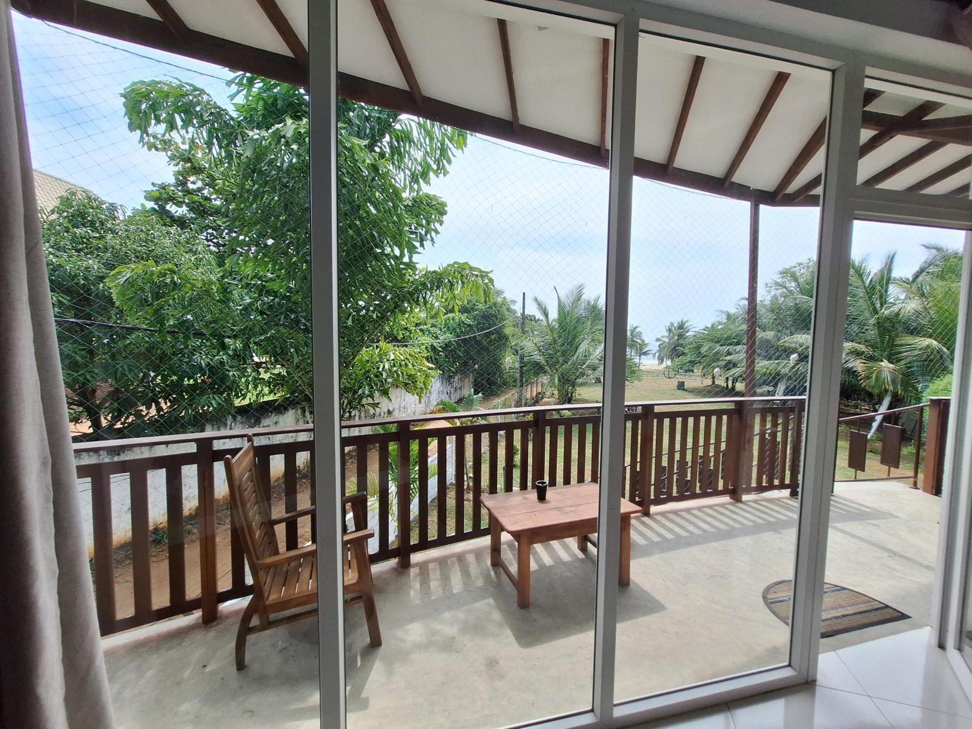 Baden Beach Hotel Kalkudah  Kültér fotó