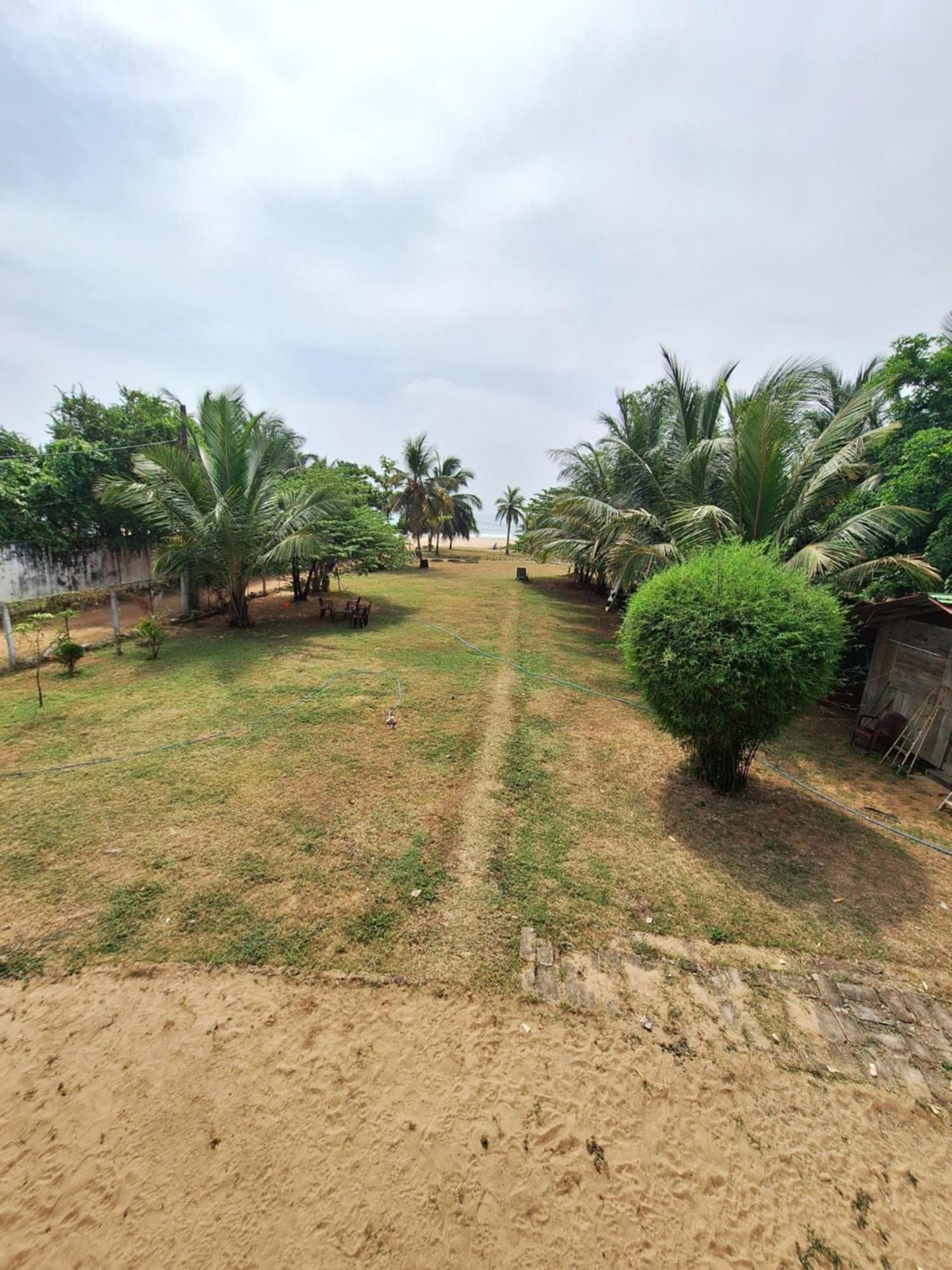 Baden Beach Hotel Kalkudah  Kültér fotó
