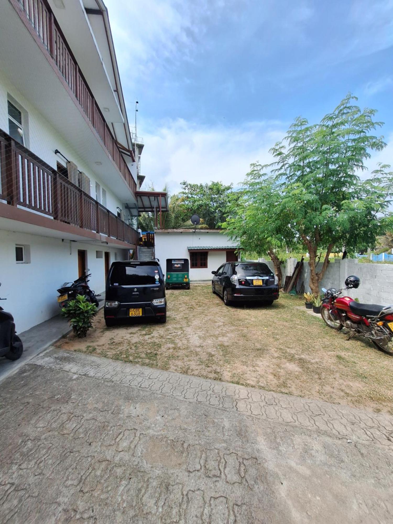 Baden Beach Hotel Kalkudah  Kültér fotó